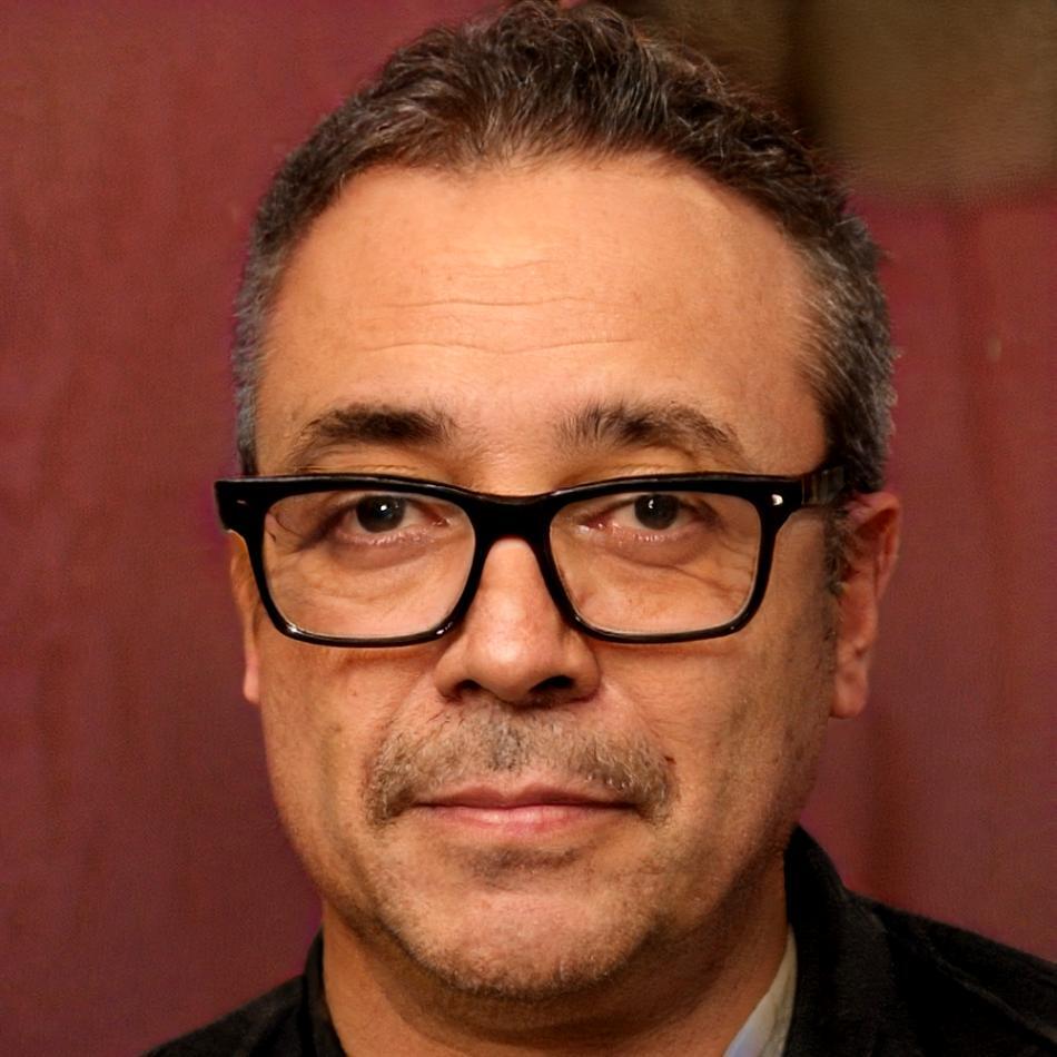 Retrato de Andrés Morales, Director Financiero